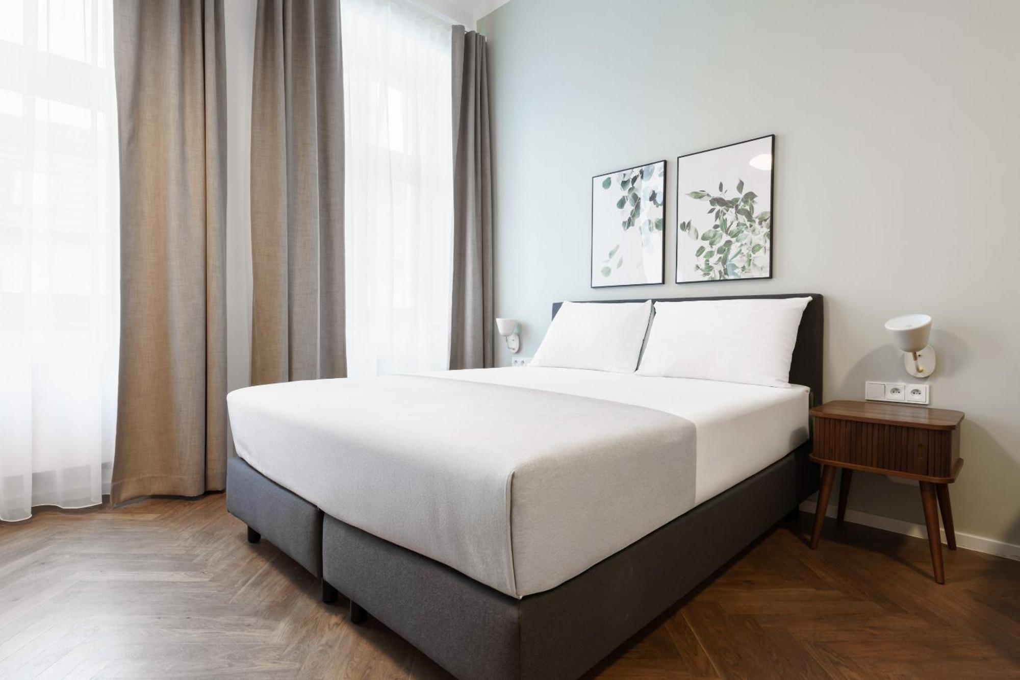 Limehome Prague Halkova Bagian luar foto