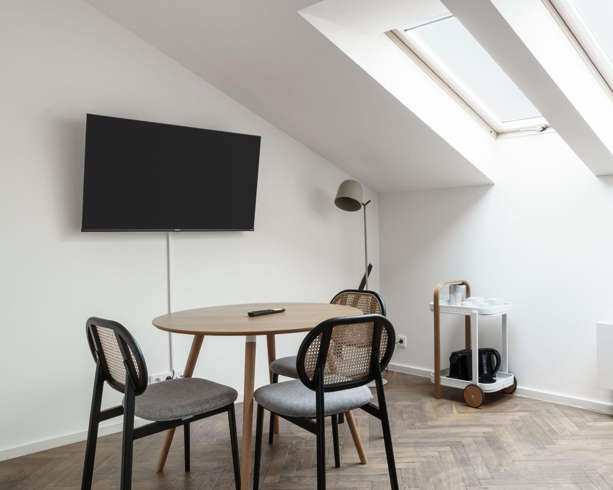 Limehome Prague Halkova Bagian luar foto