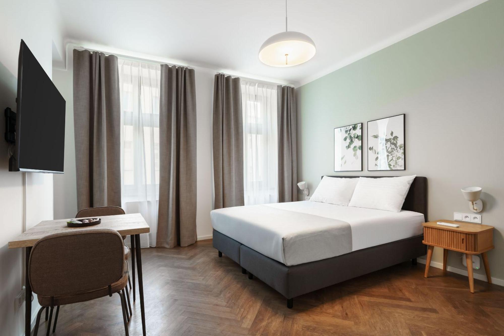 Limehome Prague Halkova Bagian luar foto